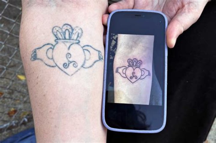 Ice Spice Gives A Tattoo To A Fan, Creating A Lasting Memory